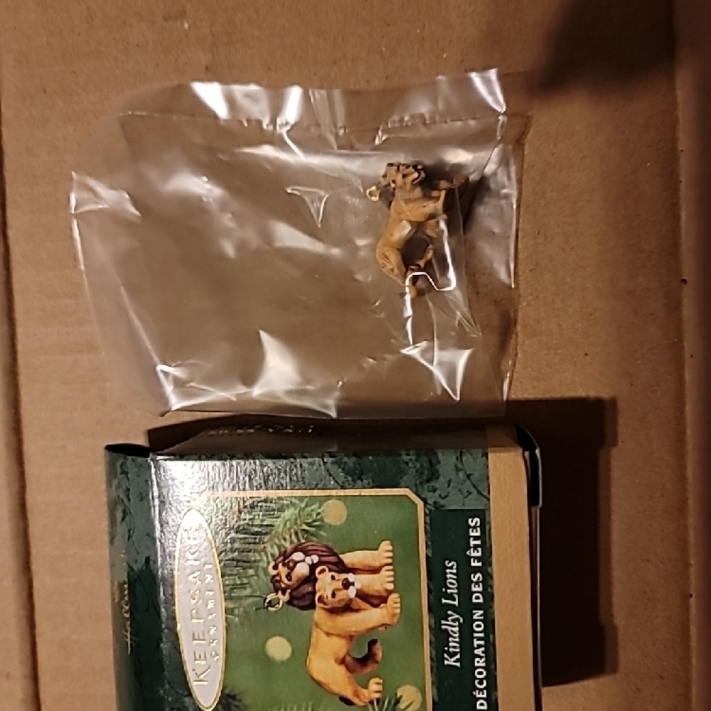 Vintage Hallmark Keepsake Ornament - Kindly Lions